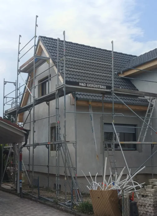 bau eines Baugerüsts für ein Haus in Ravensburg